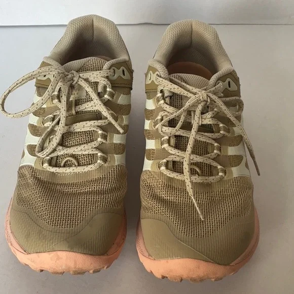 Woman’s 9 Merrell sneaker - Picture 4 of 8